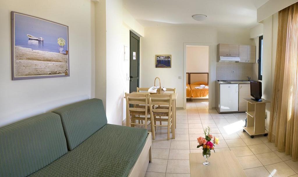 Margarita Beach Hotel Agia Marina  ห้อง รูปภาพ