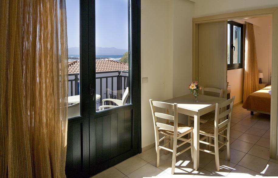 Margarita Beach Hotel Agia Marina  ห้อง รูปภาพ
